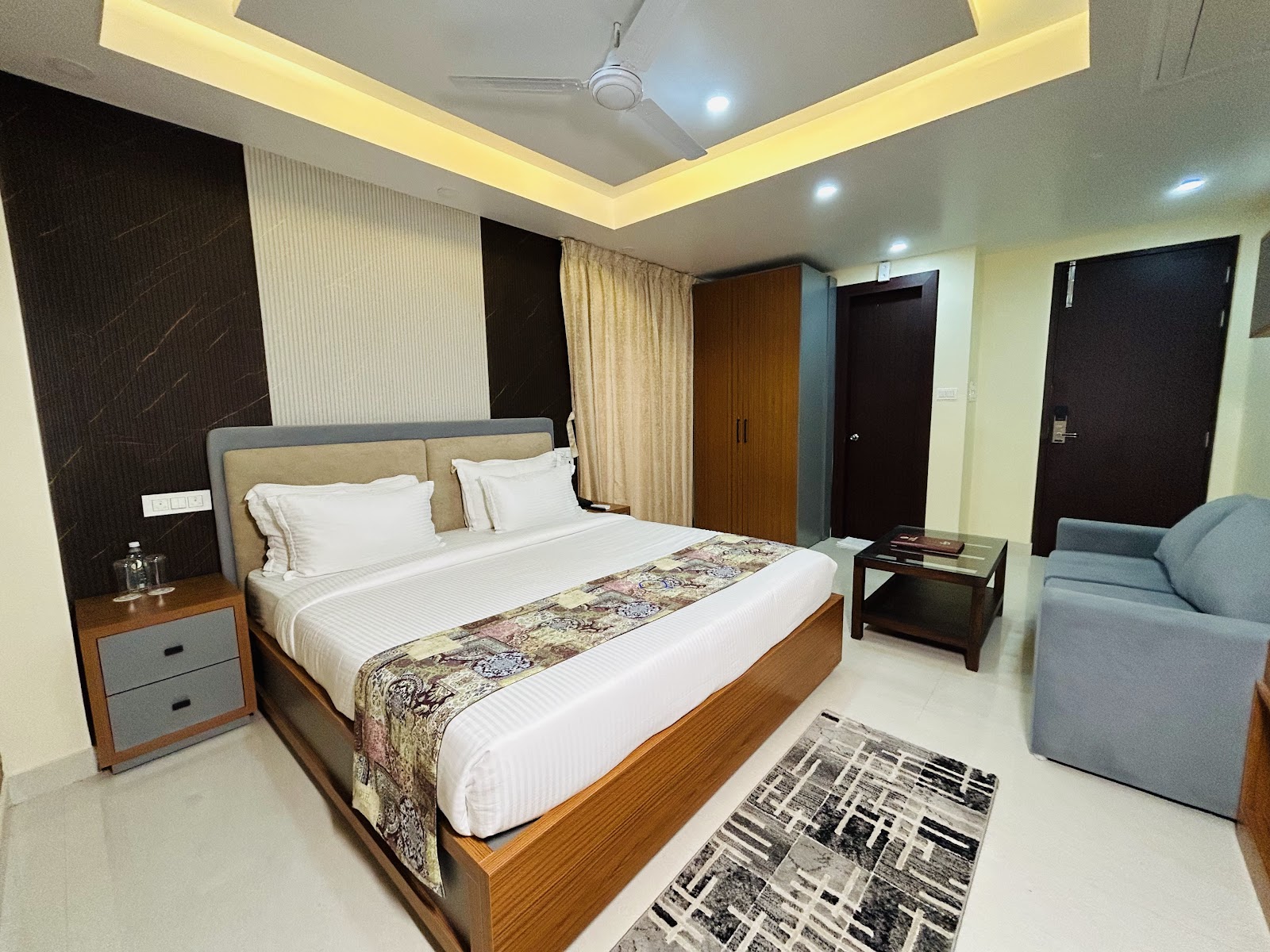 Royal Premium Deluxe guest room