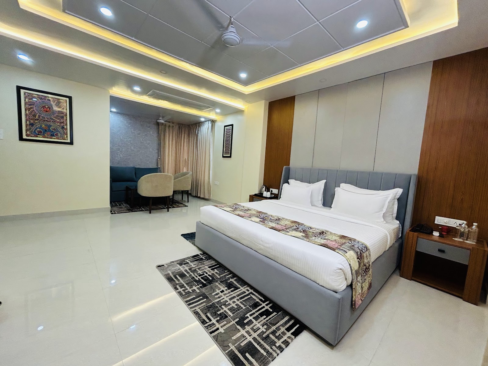 Maharaja Suite hotel room in Patna