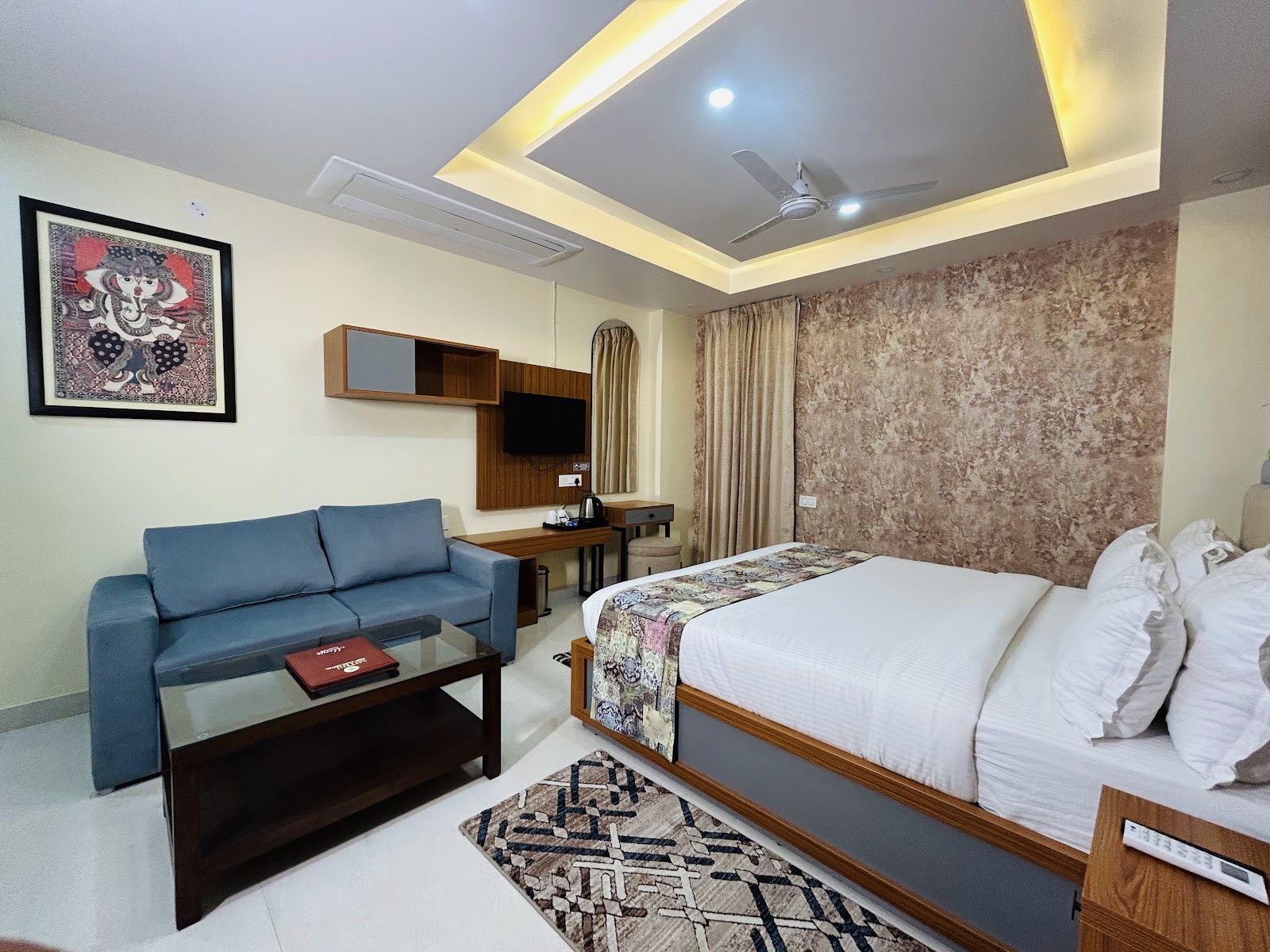 Royal Premium Deluxe guest room